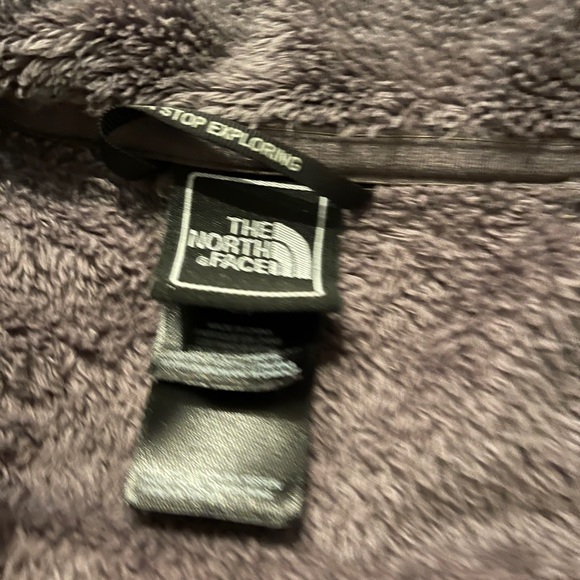 Purple gray fuzzy north face jacket - Picture 4 of 4